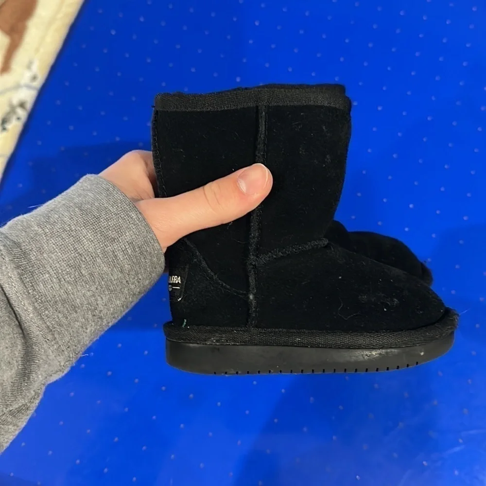 Koolaburra by Uggs size 5 kids